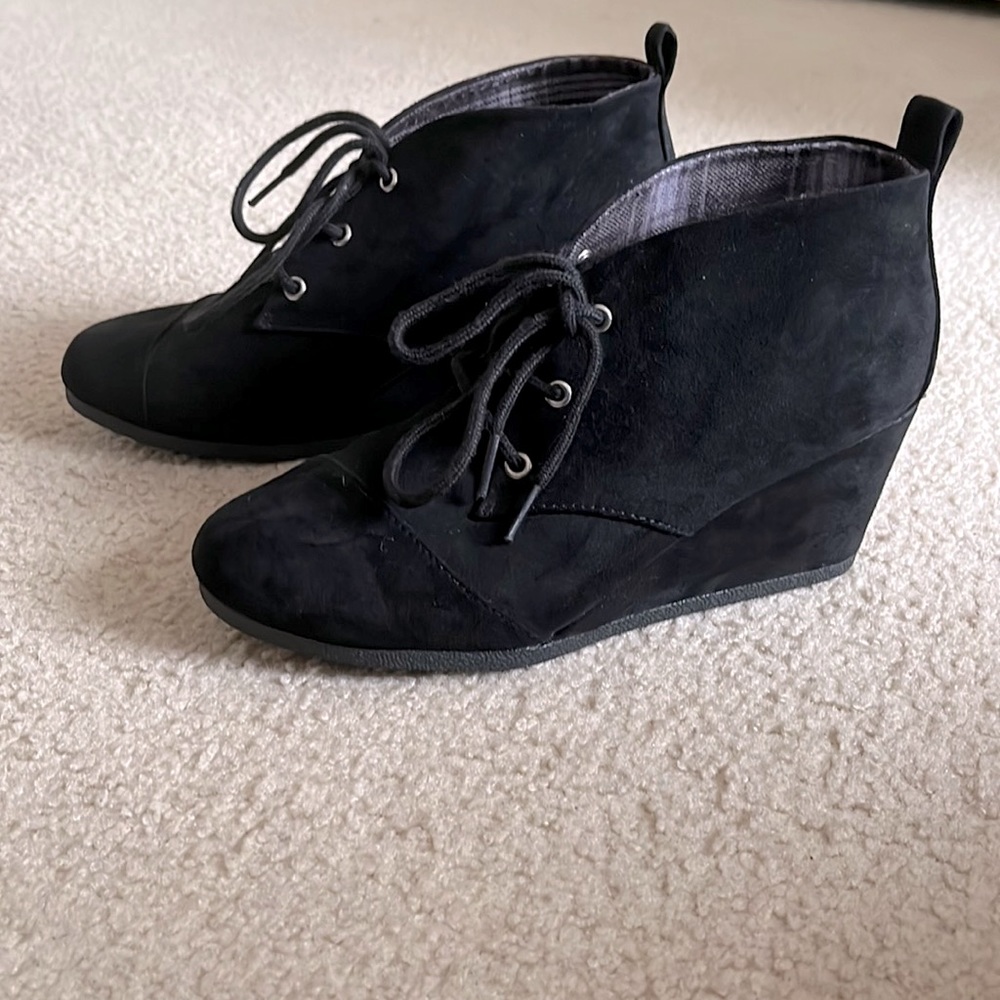 Attention Black Wedges - Woman’s 9
